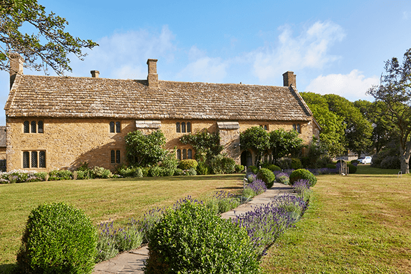 ALEXANDER HOUSE HOTEL